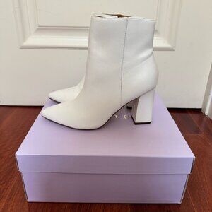 Madden Girl Flex Pointed Toe White Ankle Boots – Size 7.5
